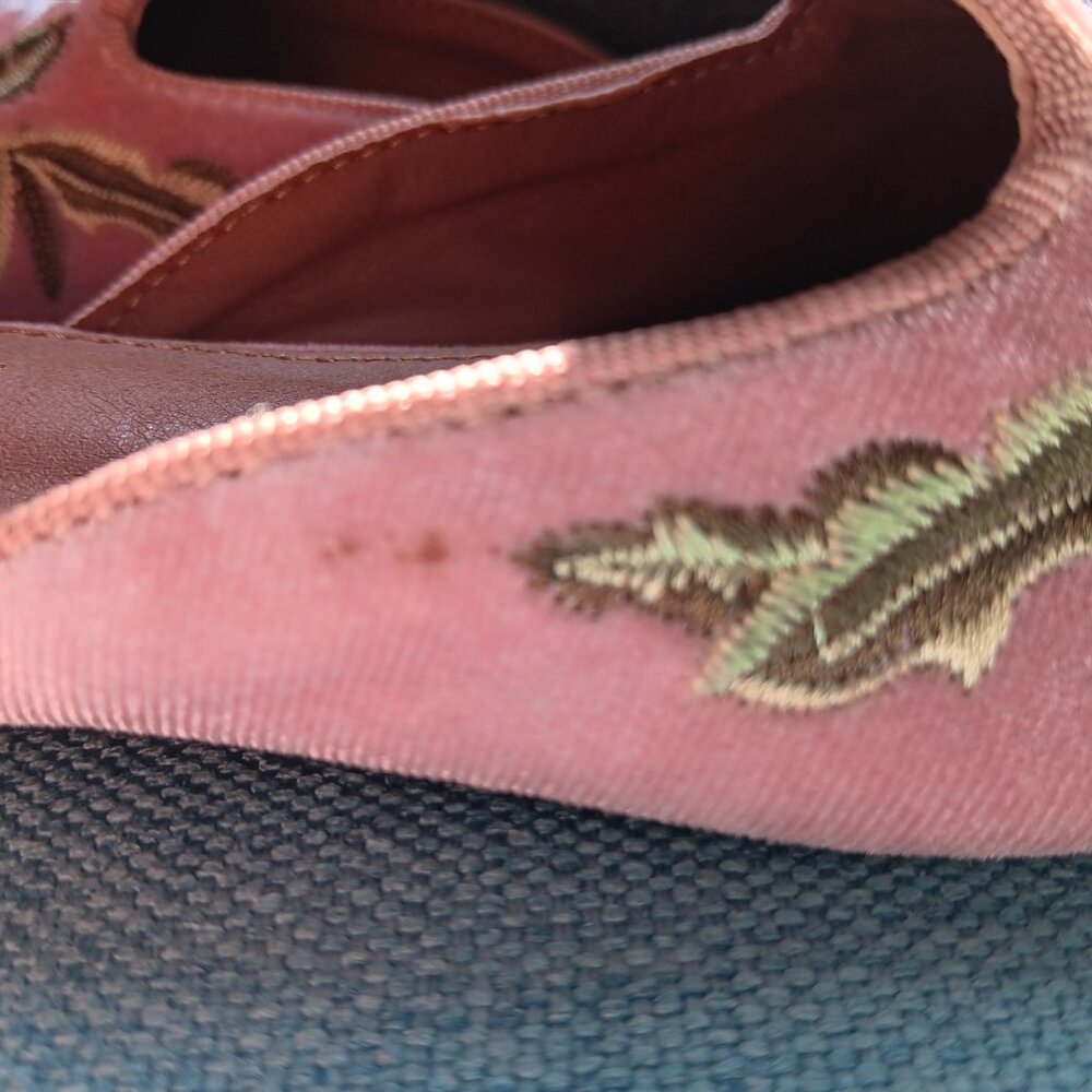 CAPE ROBBIN Pointed Toe Mule Flats, Pink Velvet, Floral Embroidery - Picture 11 of 14